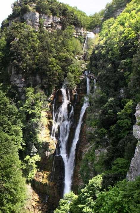 Dettaglio della Cascata del Verde a Borrello