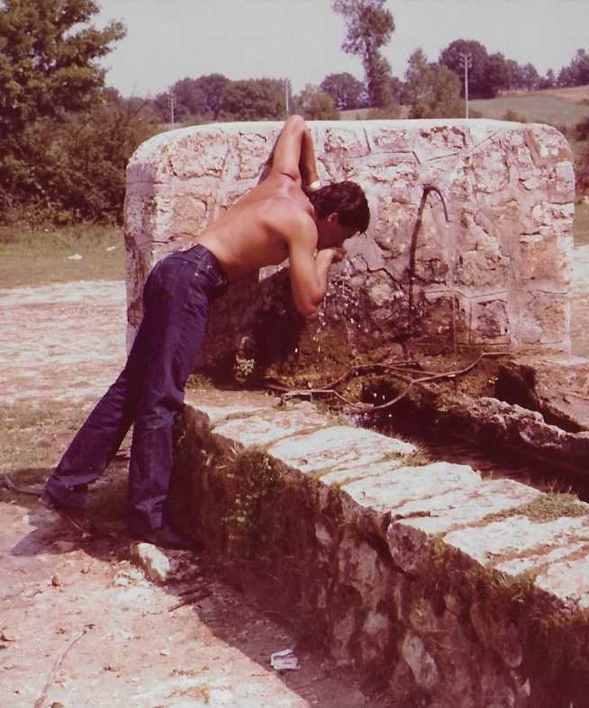 Questa storica fontana in pietra si trova a Capo Volturno