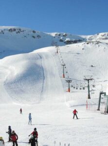 Sulle piste da sci di Roccaraso, Abruzzo, al confine con il Molise