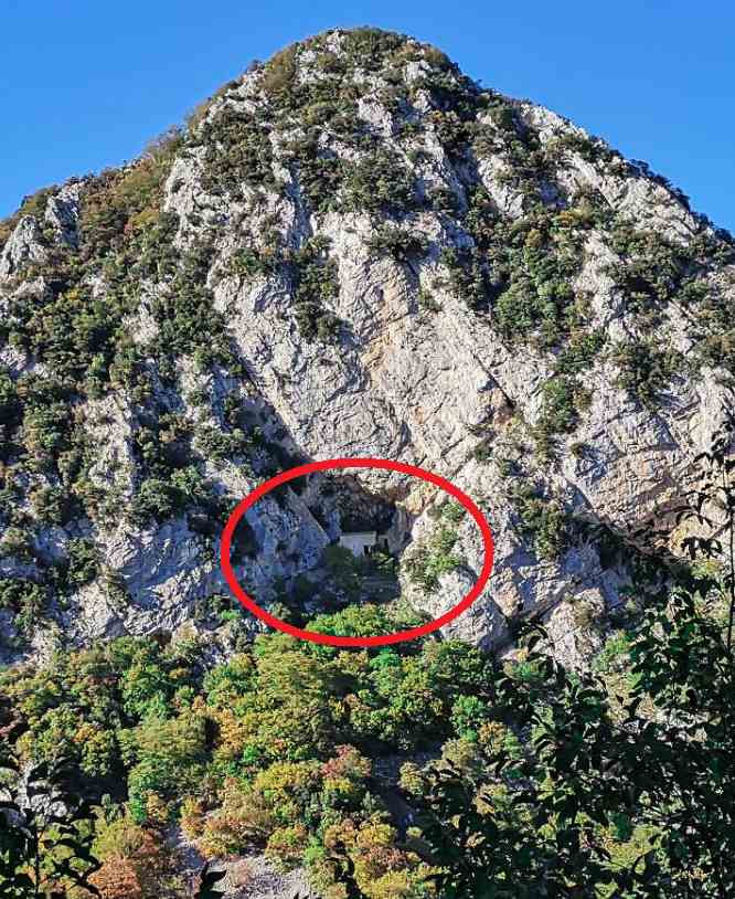 Vista dell'Eremo di San Michele a Foce, Castel San Vincenzo