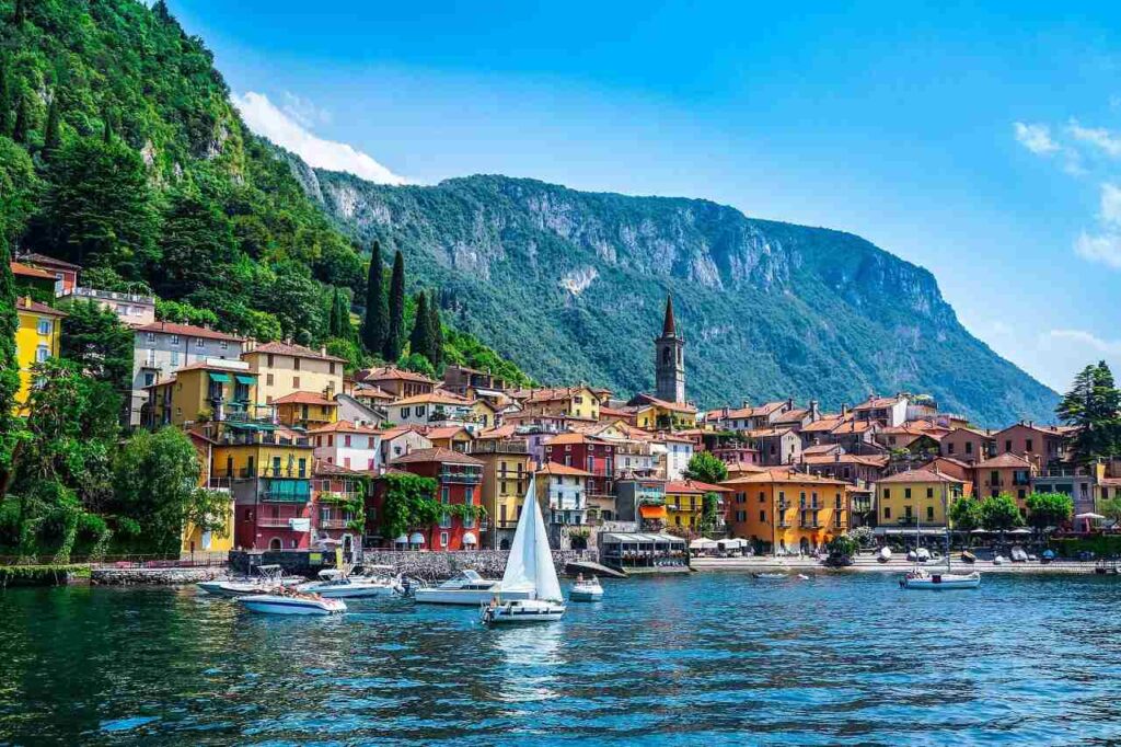 Il Lago di Como visto da Varenna